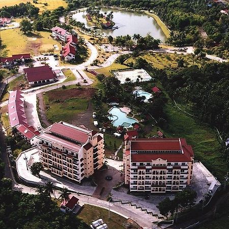 ホテルGraceland Estates And Country Club ルセナ エクステリア 写真