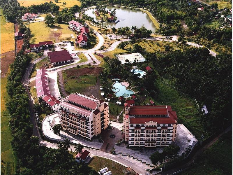 ホテルGraceland Estates And Country Club ルセナ エクステリア 写真